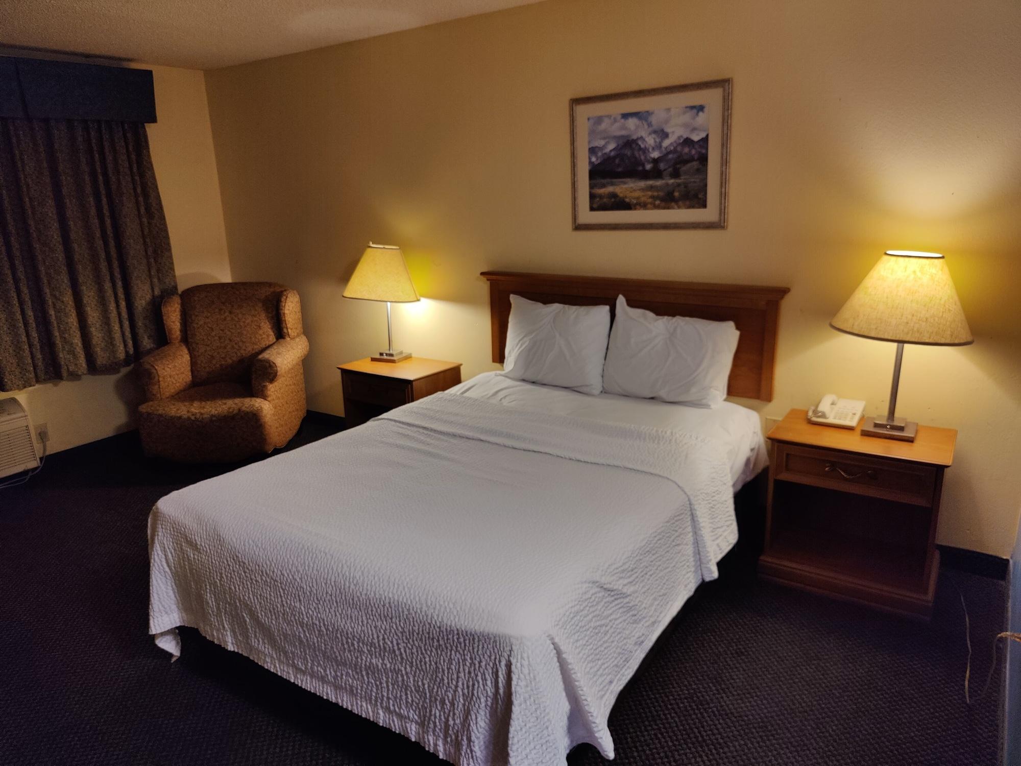 Days Inn By Wyndham Stockton Bagian luar foto