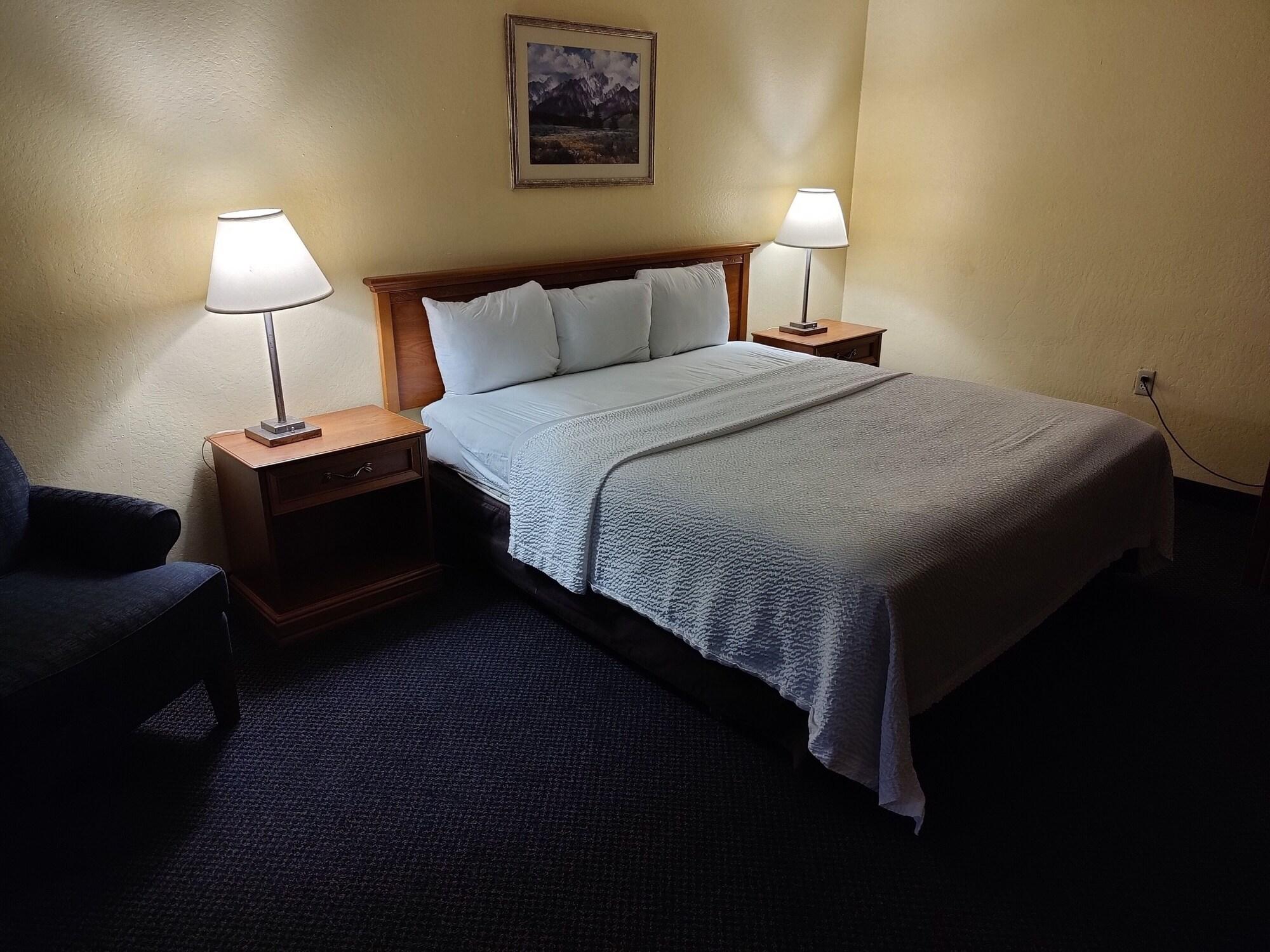 Days Inn By Wyndham Stockton Bagian luar foto