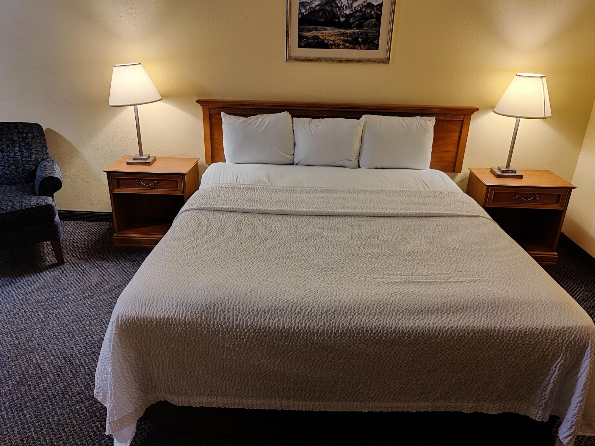 Days Inn By Wyndham Stockton Bagian luar foto