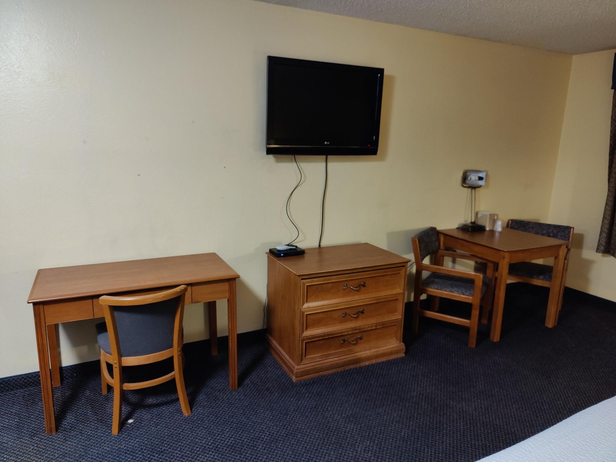 Days Inn By Wyndham Stockton Bagian luar foto