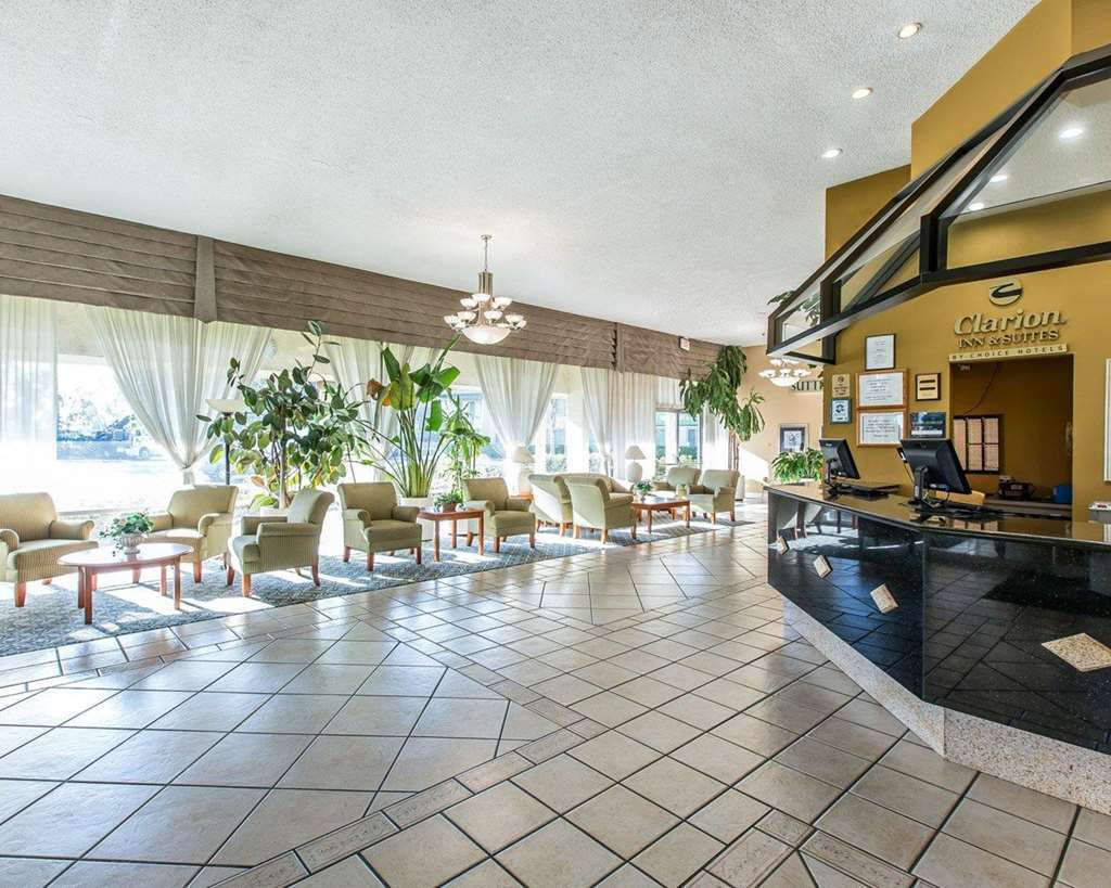 Days Inn By Wyndham Stockton Bagian luar foto